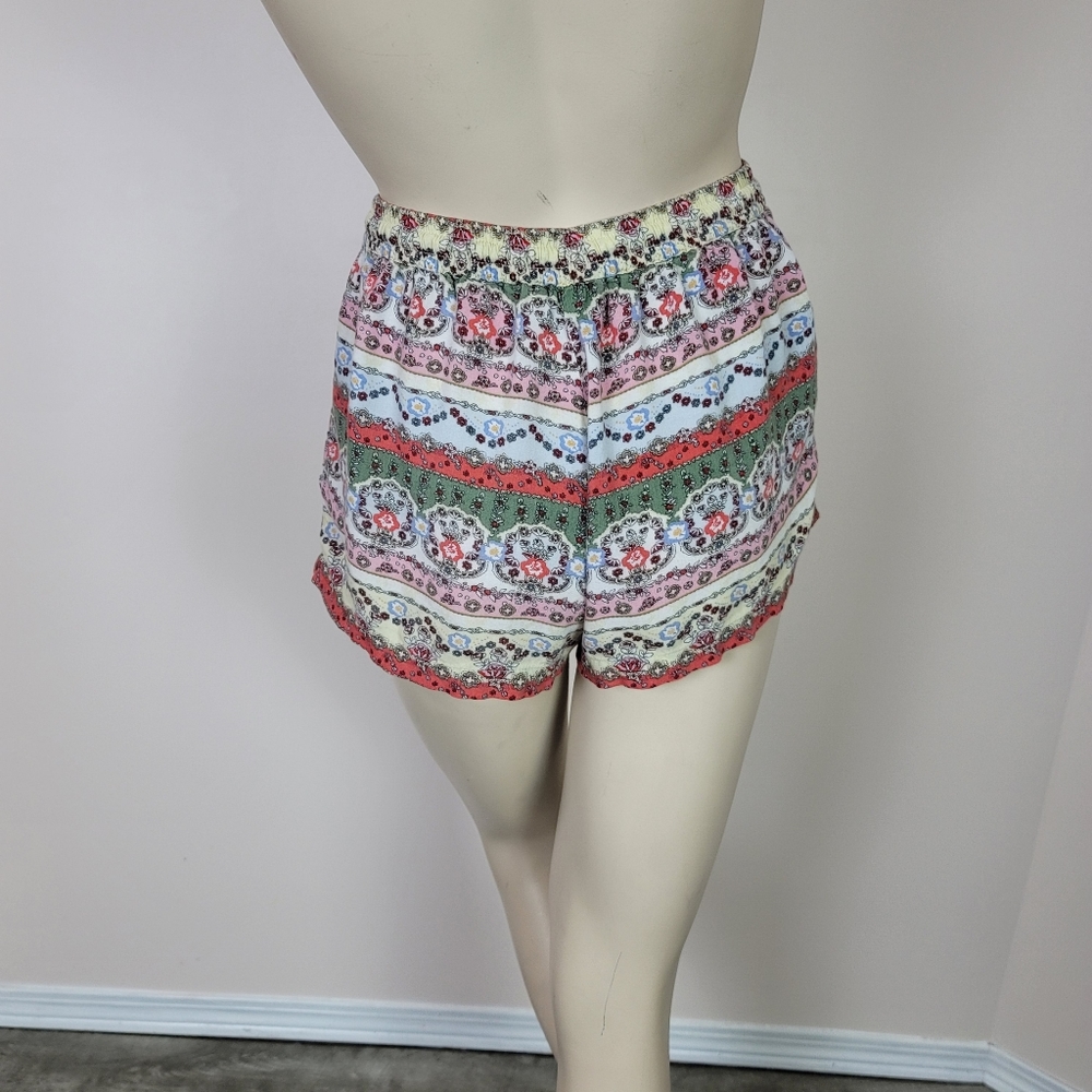 American Eagle Light Weight Boho Patterned Shorts - image 2